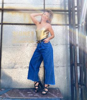 Mariana Brey feet photo thumbnail