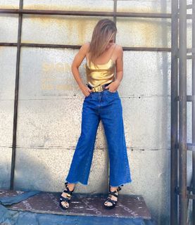 Mariana Brey feet photo thumbnail