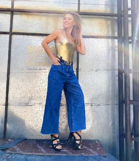 Mariana Brey feet photo thumbnail