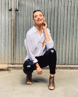 Mariana Brey feet photo thumbnail