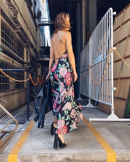 Mariana Brey feet photo thumbnail