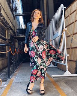 Mariana Brey feet photo thumbnail