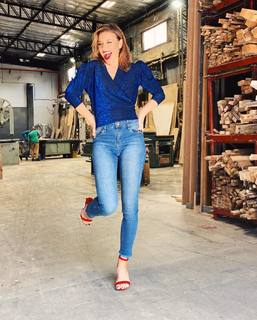 Mariana Brey feet photo thumbnail