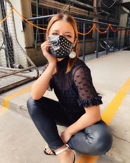 Mariana Brey feet photo thumbnail