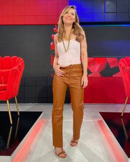 Mariana Brey feet photo thumbnail