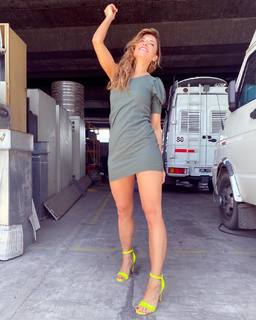 Mariana Brey feet photo thumbnail