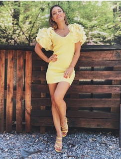 Mariana Brey feet photo thumbnail