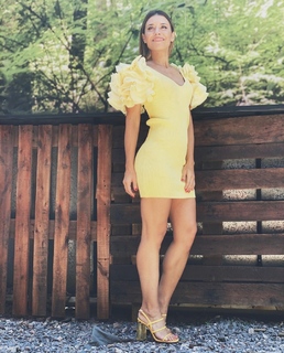 Mariana Brey feet photo thumbnail