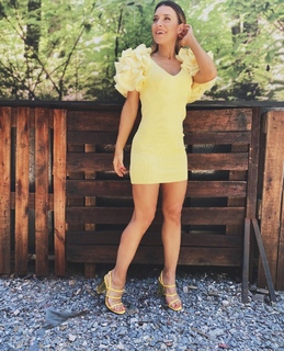 Mariana Brey feet photo thumbnail