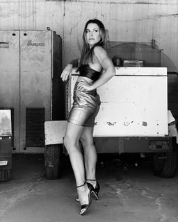 Mariana Brey feet photo thumbnail