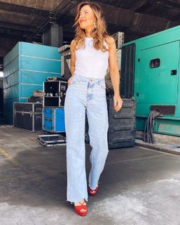 Mariana Brey feet photo thumbnail