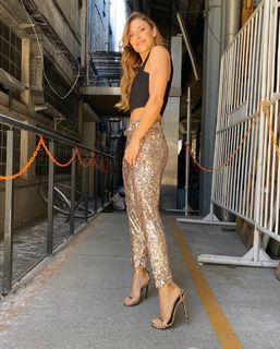 Mariana Brey feet photo thumbnail