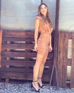 Mariana Brey feet photo thumbnail