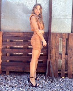 Mariana Brey feet photo thumbnail