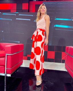 Mariana Brey feet photo thumbnail