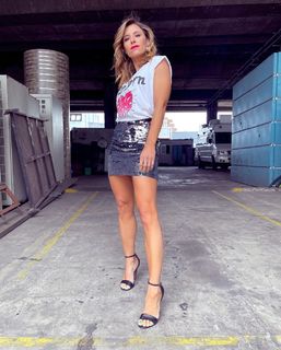 Mariana Brey feet photo thumbnail