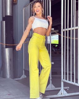 Mariana Brey feet photo thumbnail