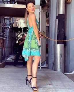 Mariana Brey feet photo thumbnail