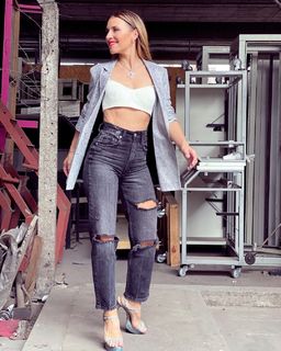 Mariana Brey feet photo thumbnail