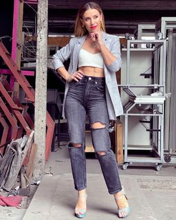 Mariana Brey feet photo thumbnail