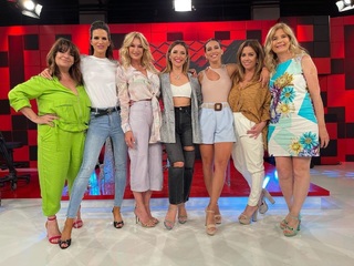 Mariana Brey feet photo thumbnail