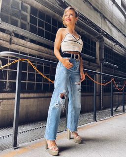 Mariana Brey feet photo thumbnail