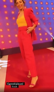 Mariana Brey feet photo thumbnail