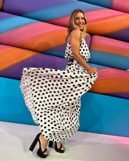 Mariana Brey feet photo thumbnail