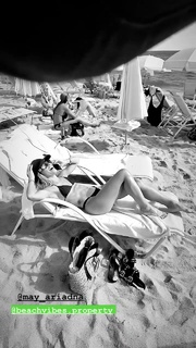 Mariana Brey feet photo thumbnail