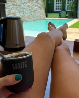 Mariana Brey feet photo thumbnail