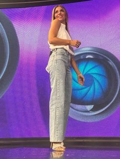 Mariana Brey feet photo thumbnail