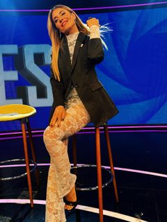 Mariana Brey feet photo thumbnail