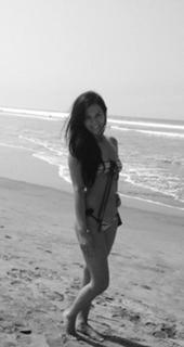 Mariana Echeverria feet photo thumbnail