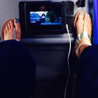 Mariana Echeverria feet photo thumbnail