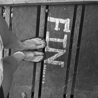 Mariana Echeverria feet photo thumbnail