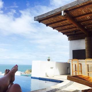 Mariana Echeverria feet photo thumbnail