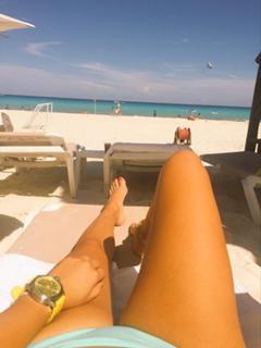 Mariana Echeverria feet photo thumbnail
