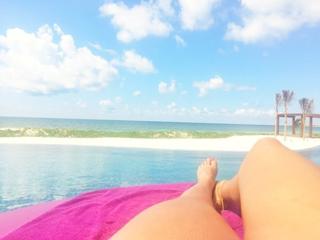 Mariana Echeverria feet photo thumbnail