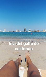 Mariana Echeverria feet photo thumbnail
