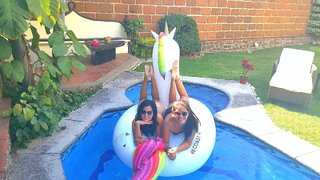 Mariana Echeverria feet photo thumbnail