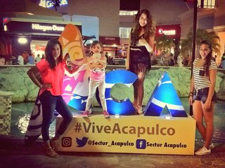 Mariana Echeverria feet photo thumbnail