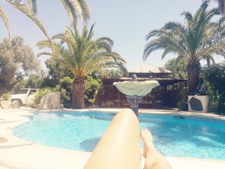 Mariana Echeverria feet photo thumbnail