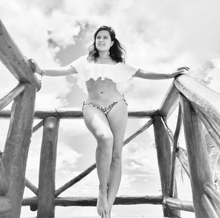 Mariana Echeverria feet photo thumbnail