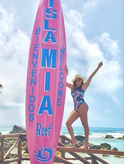 Mariana Echeverria feet photo thumbnail