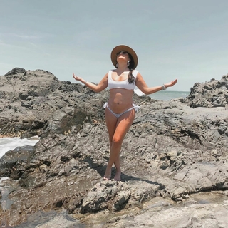 Mariana Echeverria feet photo thumbnail