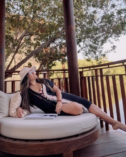 Mariana Echeverria feet photo thumbnail
