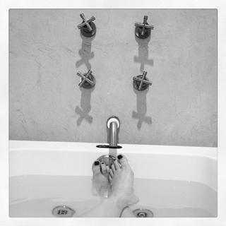 Mariana Echeverria feet photo thumbnail