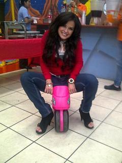 Mariana Echeverria feet photo thumbnail