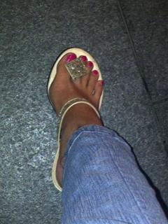Mariana Echeverria feet photo thumbnail