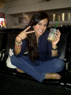 Mariana Echeverria feet photo thumbnail